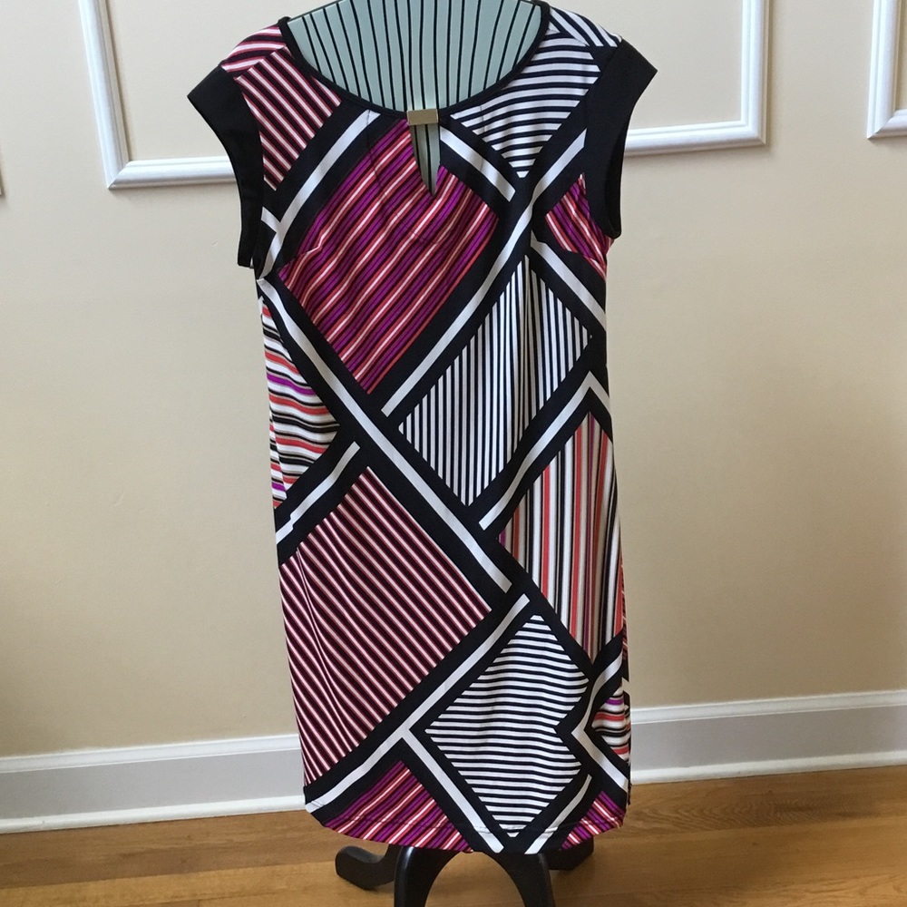 🟢 3 for $10 Dress size small